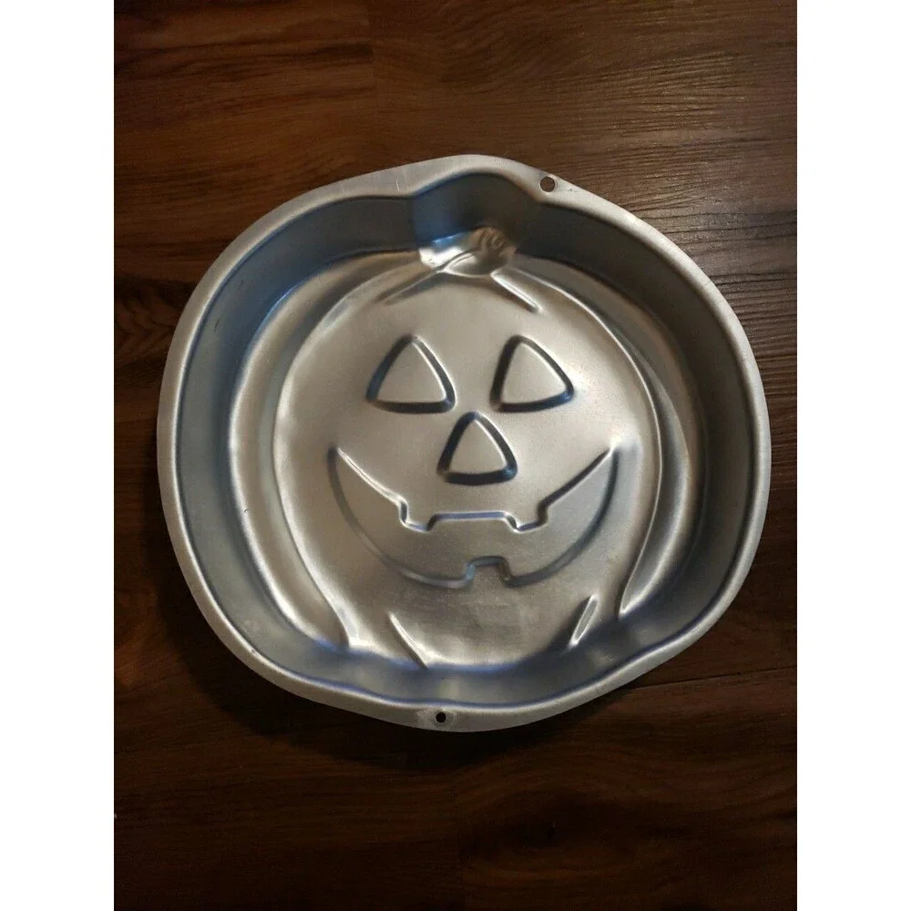 1995 Wilton Cake Pan Jack O'Lantern Halloween Pumpkin Fall Season